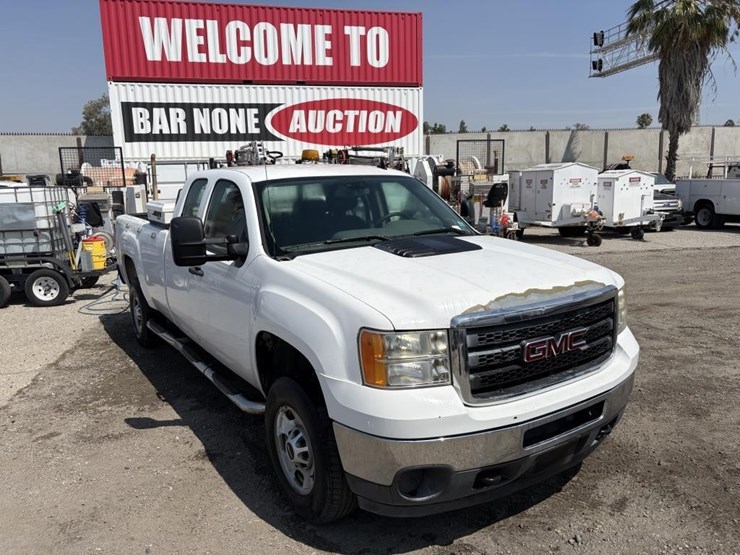 2012-gmc-sierra-2500-image-2