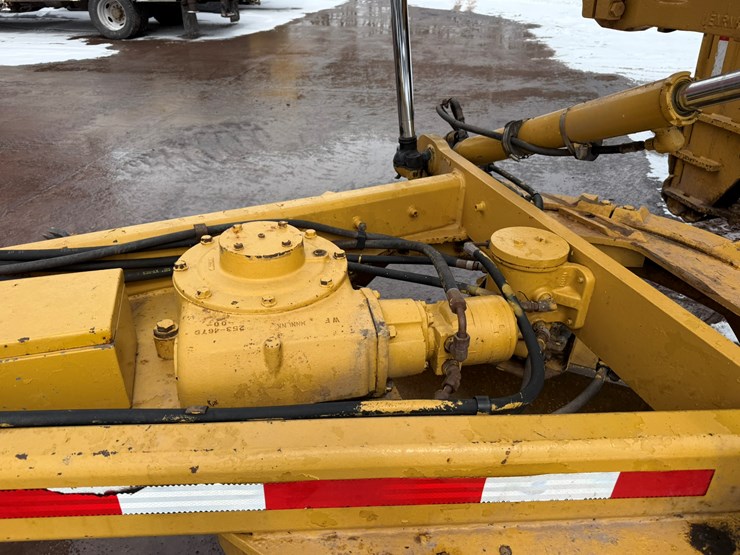 caterpillar-160m-image-16