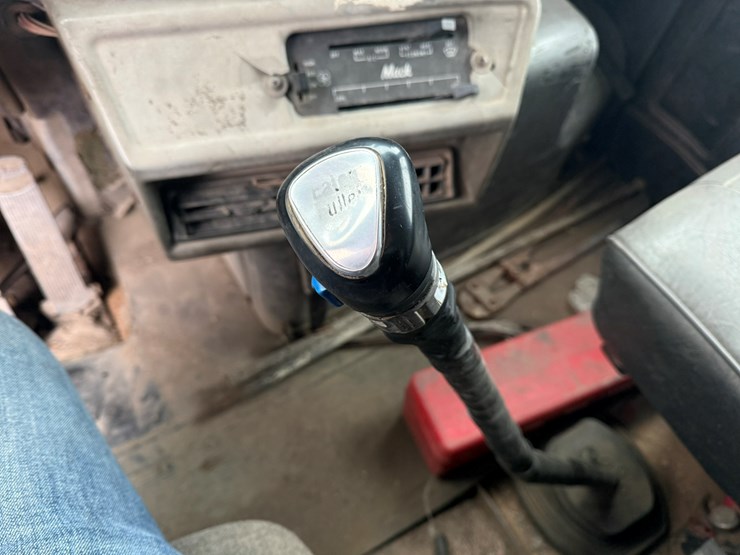 mack-dm688s-image-39