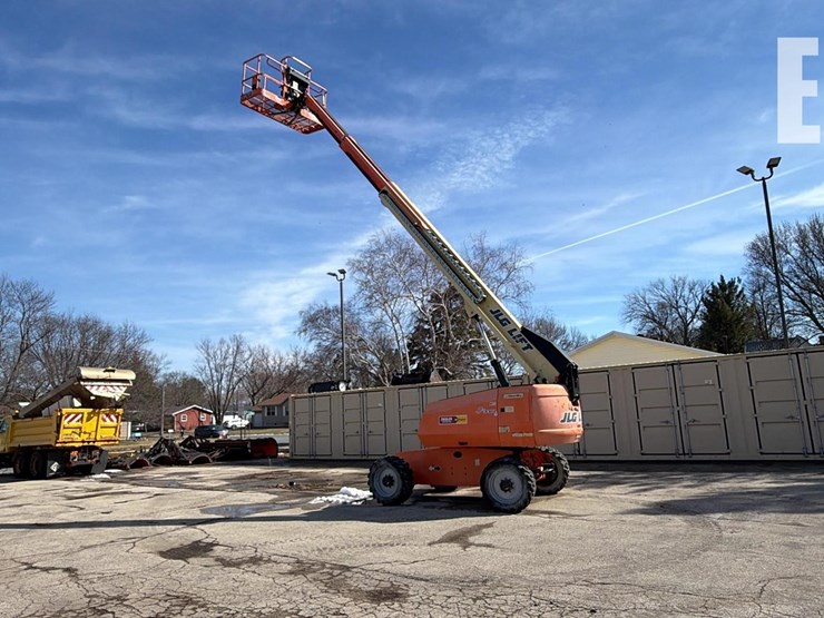 2014-jlg-600s-image-2