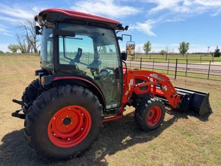 2018-kioti-dk4210-se-tractor-image-2
