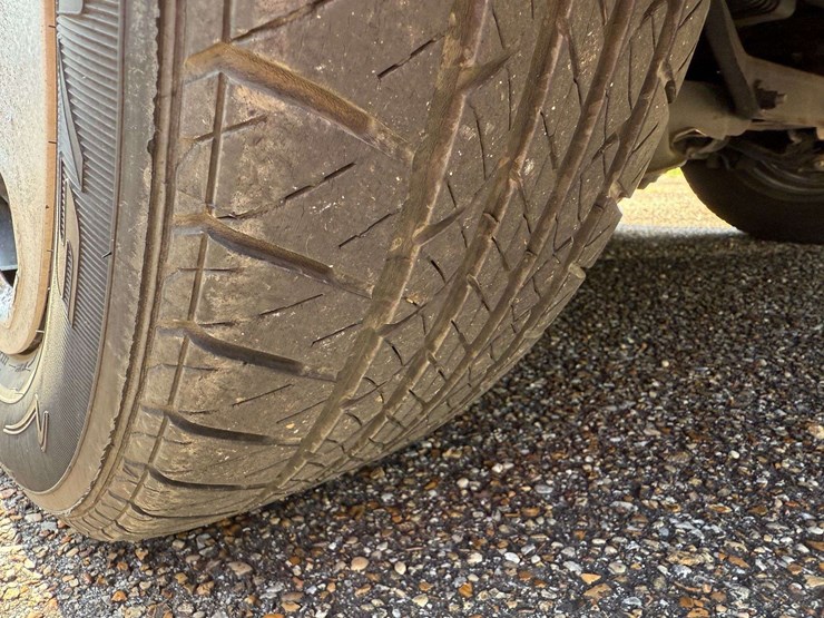 2017-ford-focus-4-door-sedan-(42,593-miles)-image-23