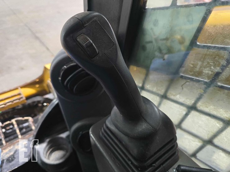 2022-caterpillar-289d3-image-15