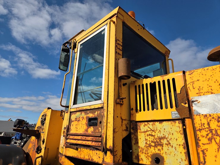 volvo-l120d-image-56