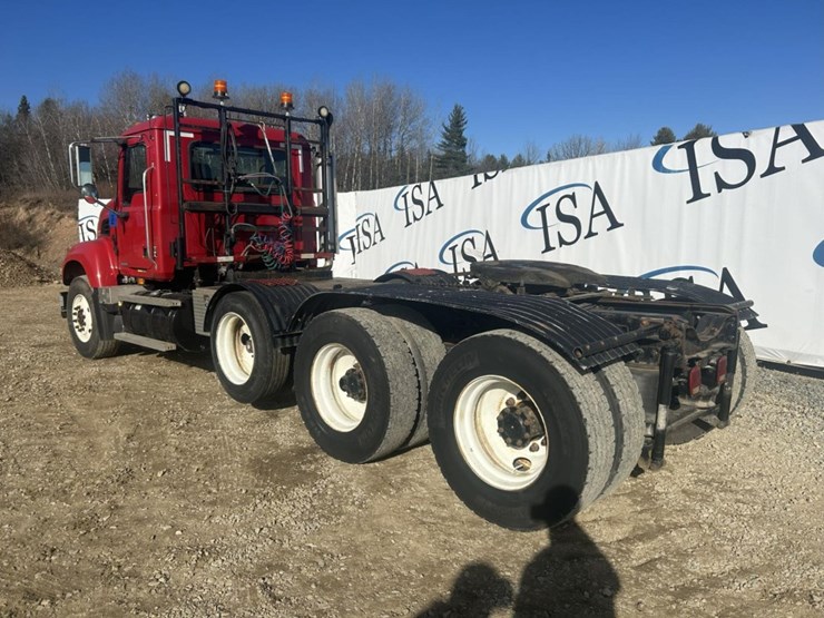 2003-massey-ferguson-8-image-3