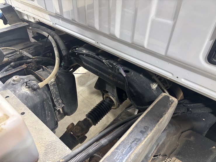 2022-ford-f550-sd-image-76