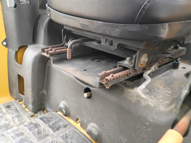 john-deere-110-image-25