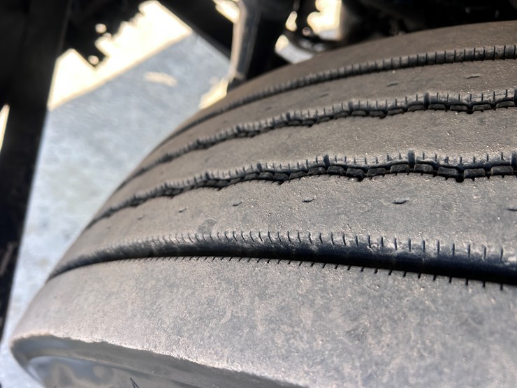 #1679-•-2004-kenworth-flatbed-truck-image-54