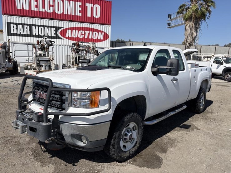2012-gmc-sierra-2500-image-1
