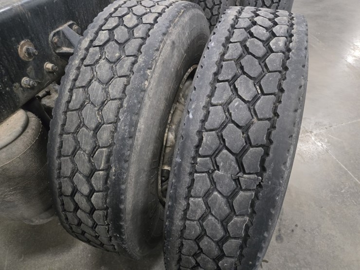 2015-kenworth-t680-image-77