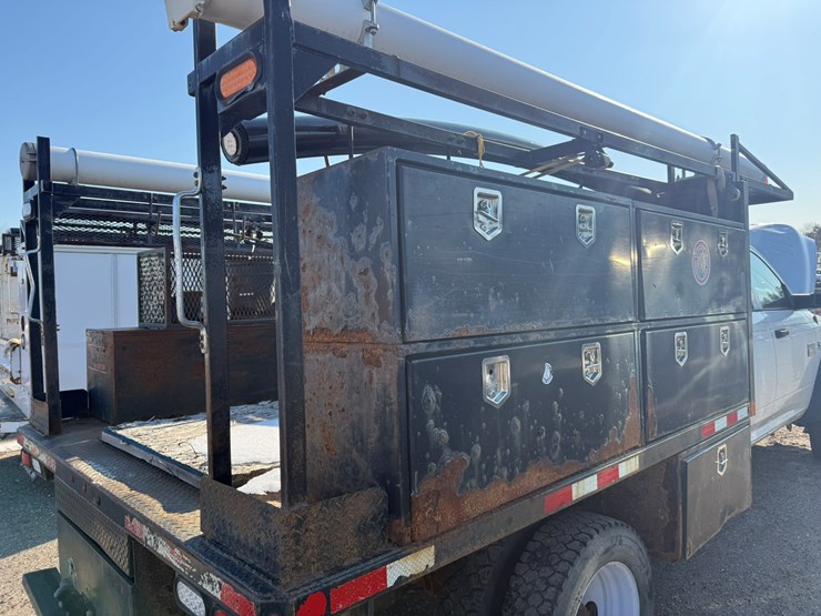 #2034-•-2012-ram-5500-heavy-duty-service-truck-image-26