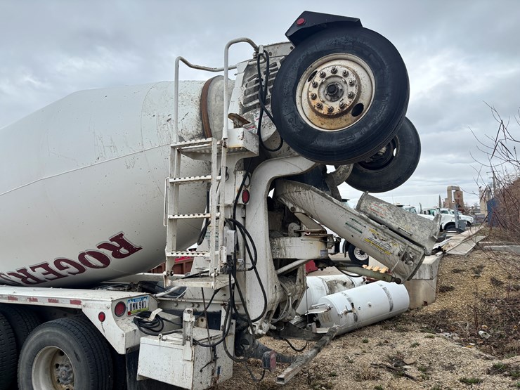 2004-kenworth-w900-image-3