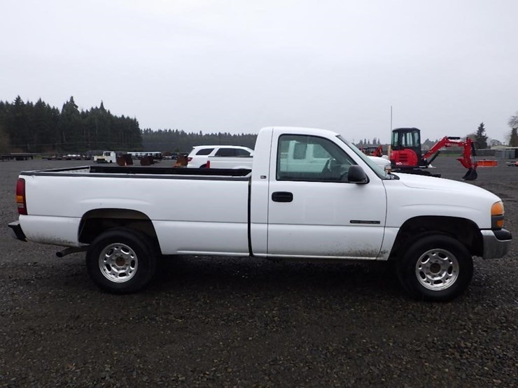 2001-gmc-2500-image-4