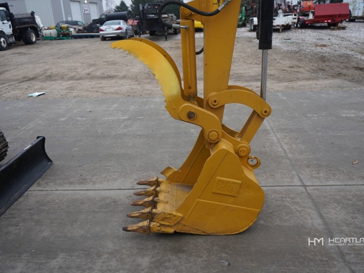 2014-caterpillar-305.5e-image-21