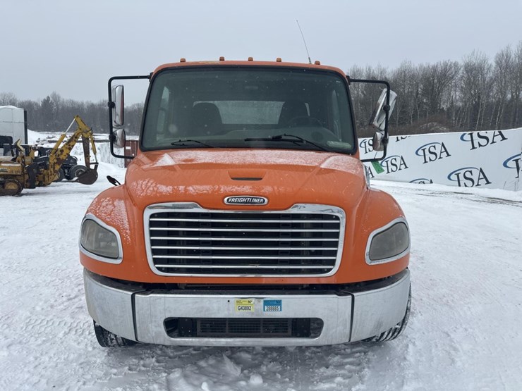 2016-massey-ferguson-8-image-8