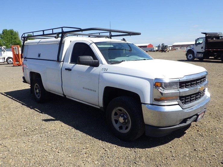 2017-chevrolet-silverado-1500-image-3