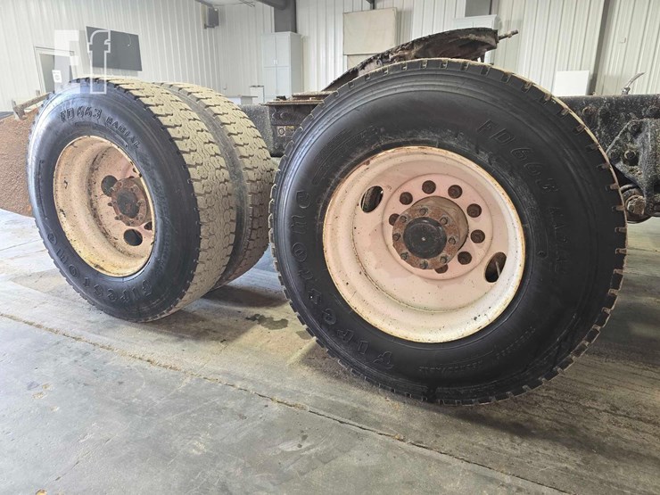 2012-kenworth-t800-image-25