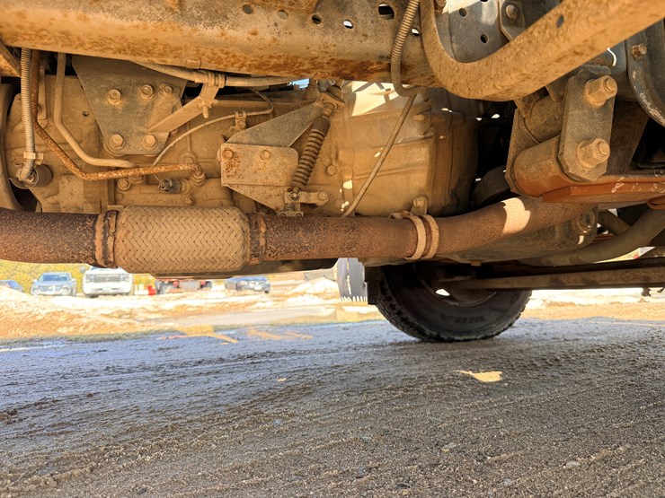 2002-isuzu-npr-image-53