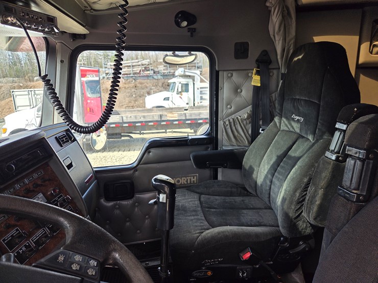 2006-kenworth-w900-image-55