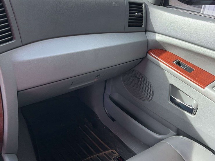 2007-jeep-grand-cherokee-image-8