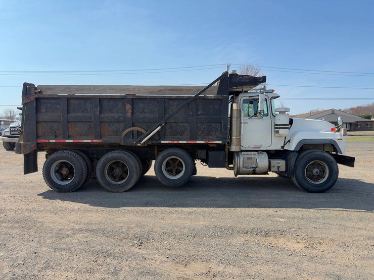 2001-mack-rd688s-image-6