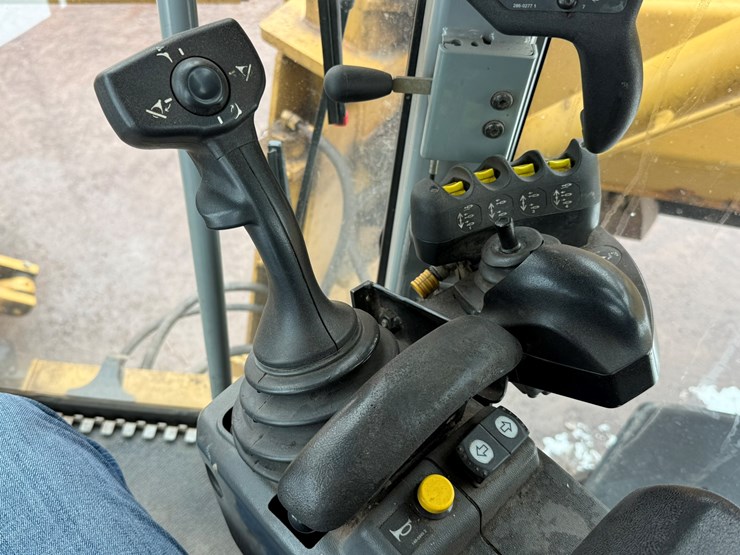 caterpillar-160m-image-99