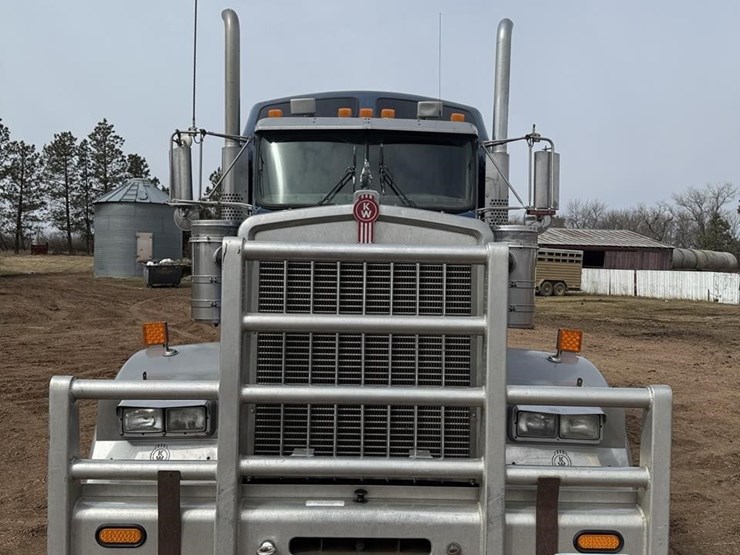 2005-kenworth-w900-image-8