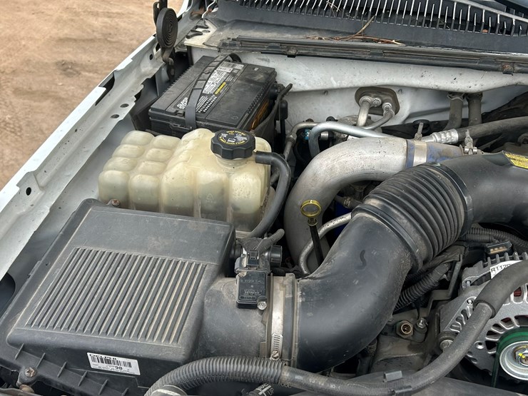 2004-chevrolet-3500-image-41