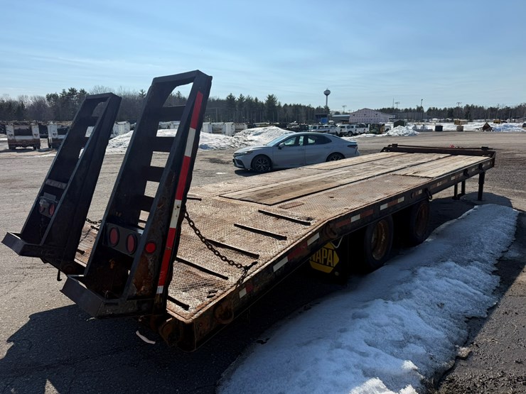 #1099-•-butler-26'-equipment-trailer-image-3