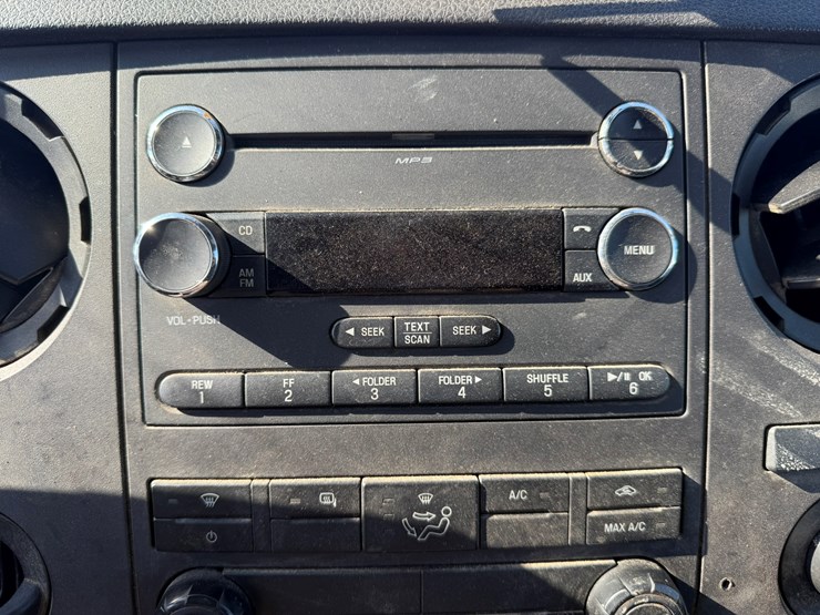 2011-ford-f550-xl-image-35