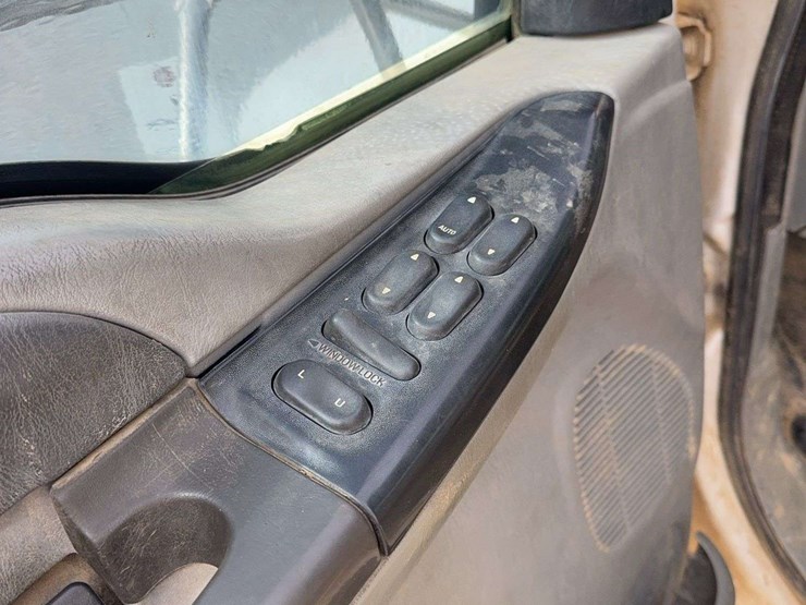 2002-ford-f650-image-19