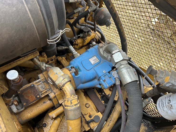 caterpillar-ap-1055b-image-38