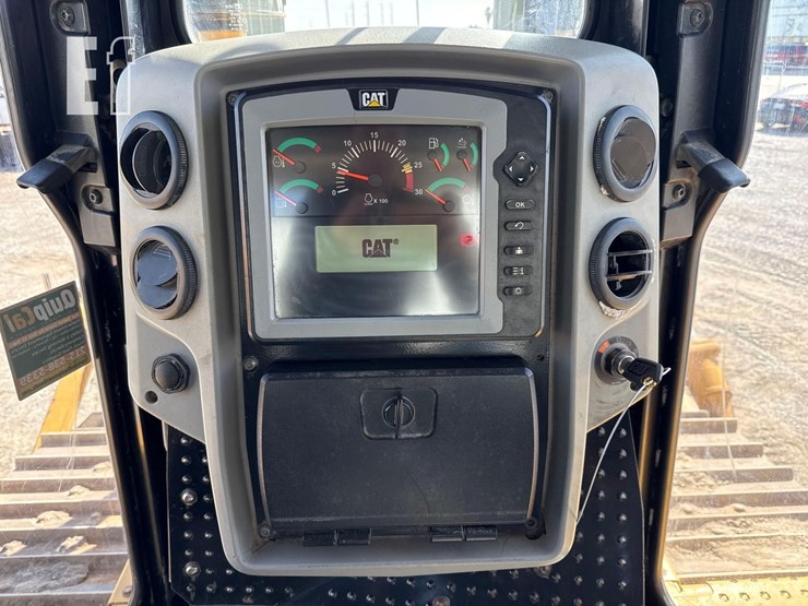 2016-caterpillar-d6t-lgp-image-18