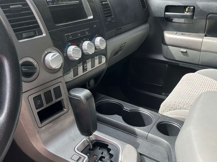 2012-toyota-tundra-image-21