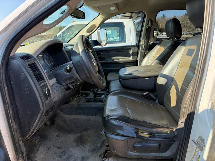 #2034-•-2012-ram-5500-heavy-duty-service-truck-image-45