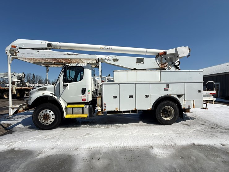 #1070-•-2012-freightliner-boom/crane-truck-image-2