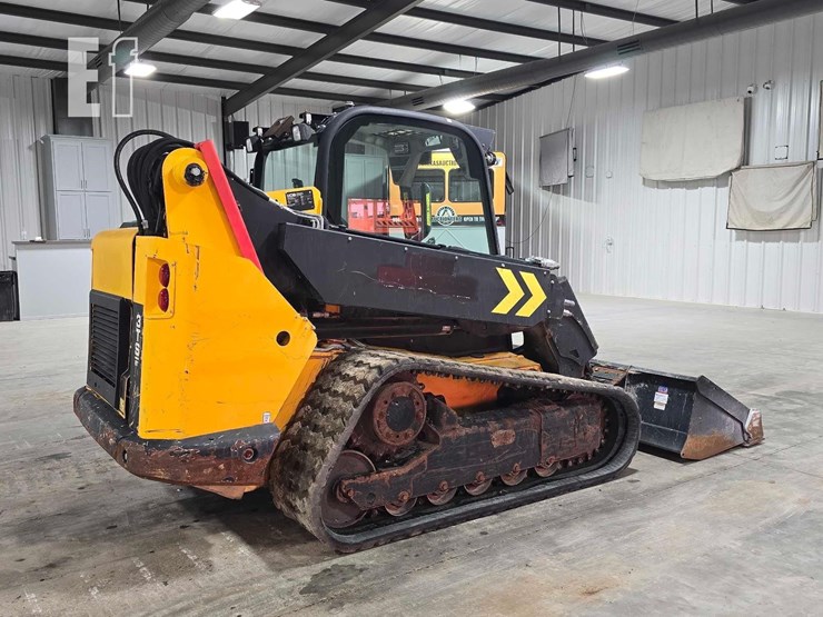 2020-jcb-3ts-8t-image-3