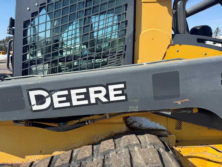 deere-329e-image-14