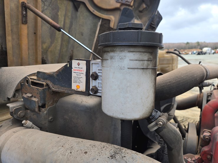 2014-massey-ferguson-8-image-46