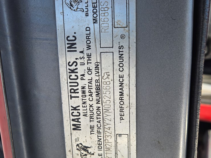 2000-mack-rd688s-image-78