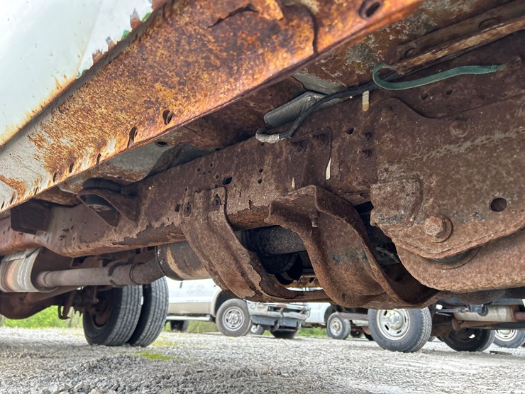 2011-ford-f350-image-27