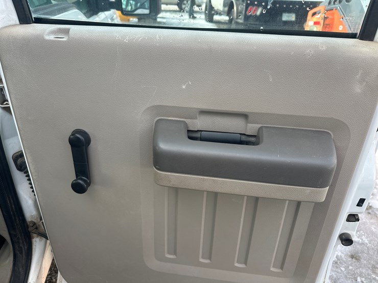 2010-ford-f350-image-28