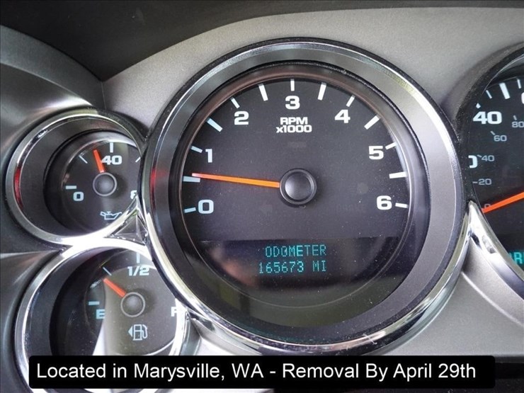 2014-chevrolet-3500-image-12