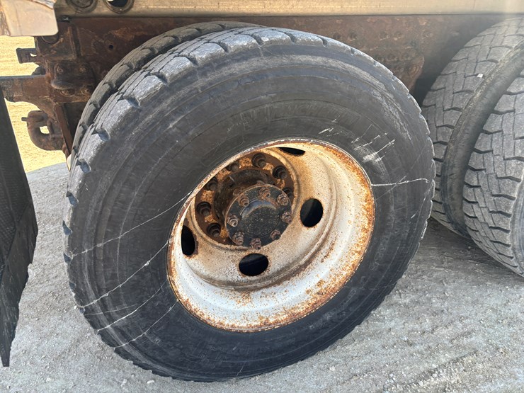 2006-international-7600-image-130