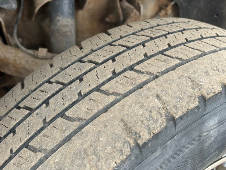 2004-chevrolet-3500-image-63