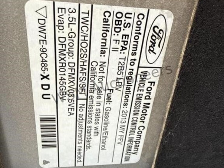 2013-ford-taurus-sdn-image-12