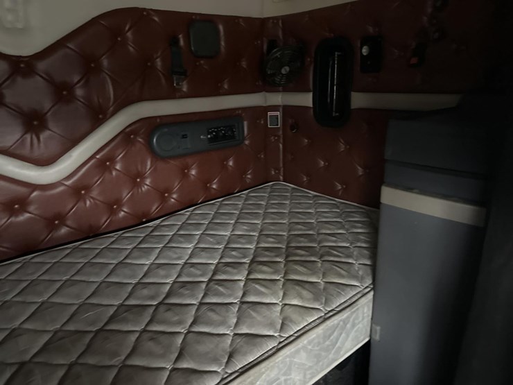 2009-massey-ferguson-8-image-37