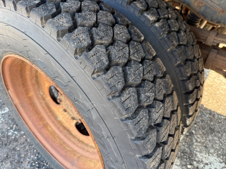 2011-ford-f550-xl-image-44