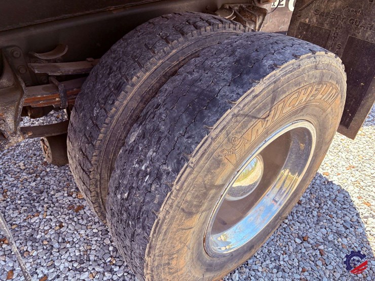 2007-international-7400-image-19