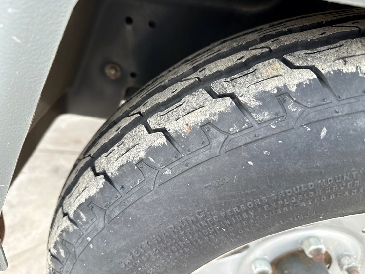 2015-massey-ferguson-8-image-38